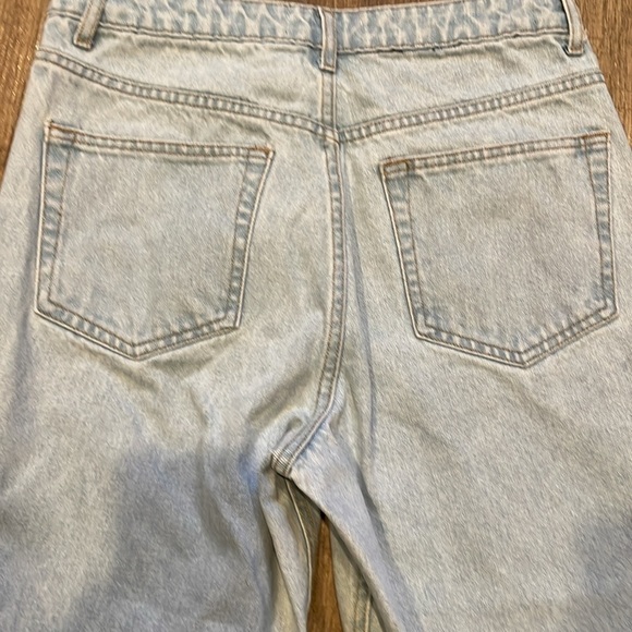 PrettylittleThing Denim MOM Jeans - Picture 6 of 7